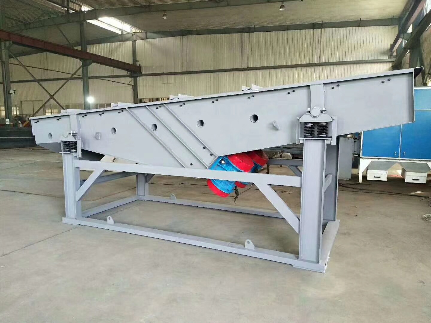 機(jī)制砂直線振動篩 機(jī)制砂直線振動篩